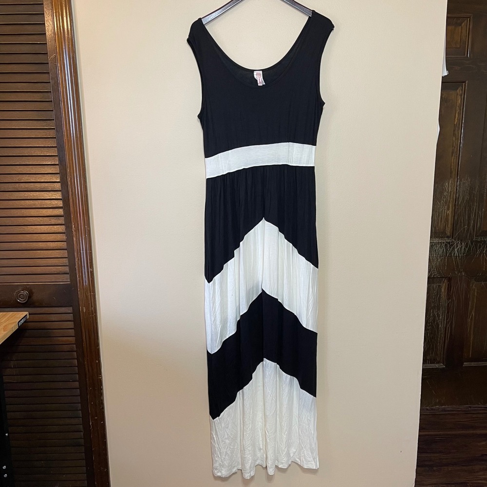 J mode USA Womens 3XL Black White Chevron Maxi Dress Sleeveless Empire Waist